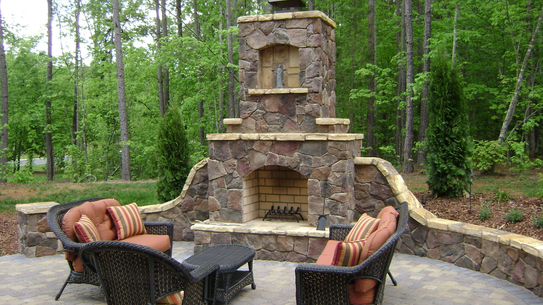 Waxhaw outdoor fireplace 1